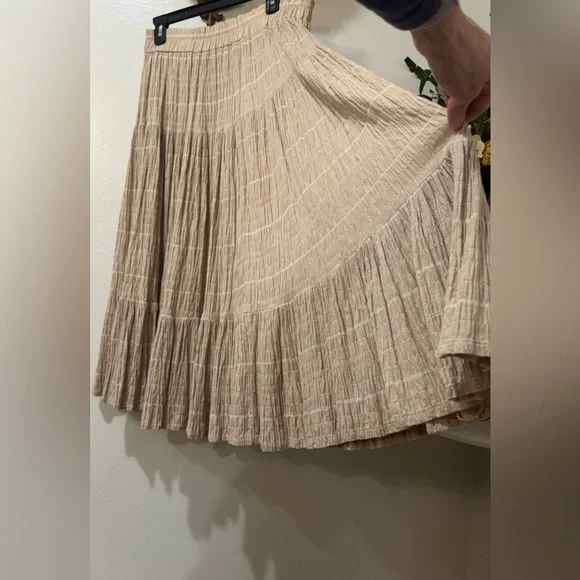 Bohemian Style Flowy Skirt Tan Tiered Midi Skirt for Casual Resort Wear size Med - Picture 2 of 3